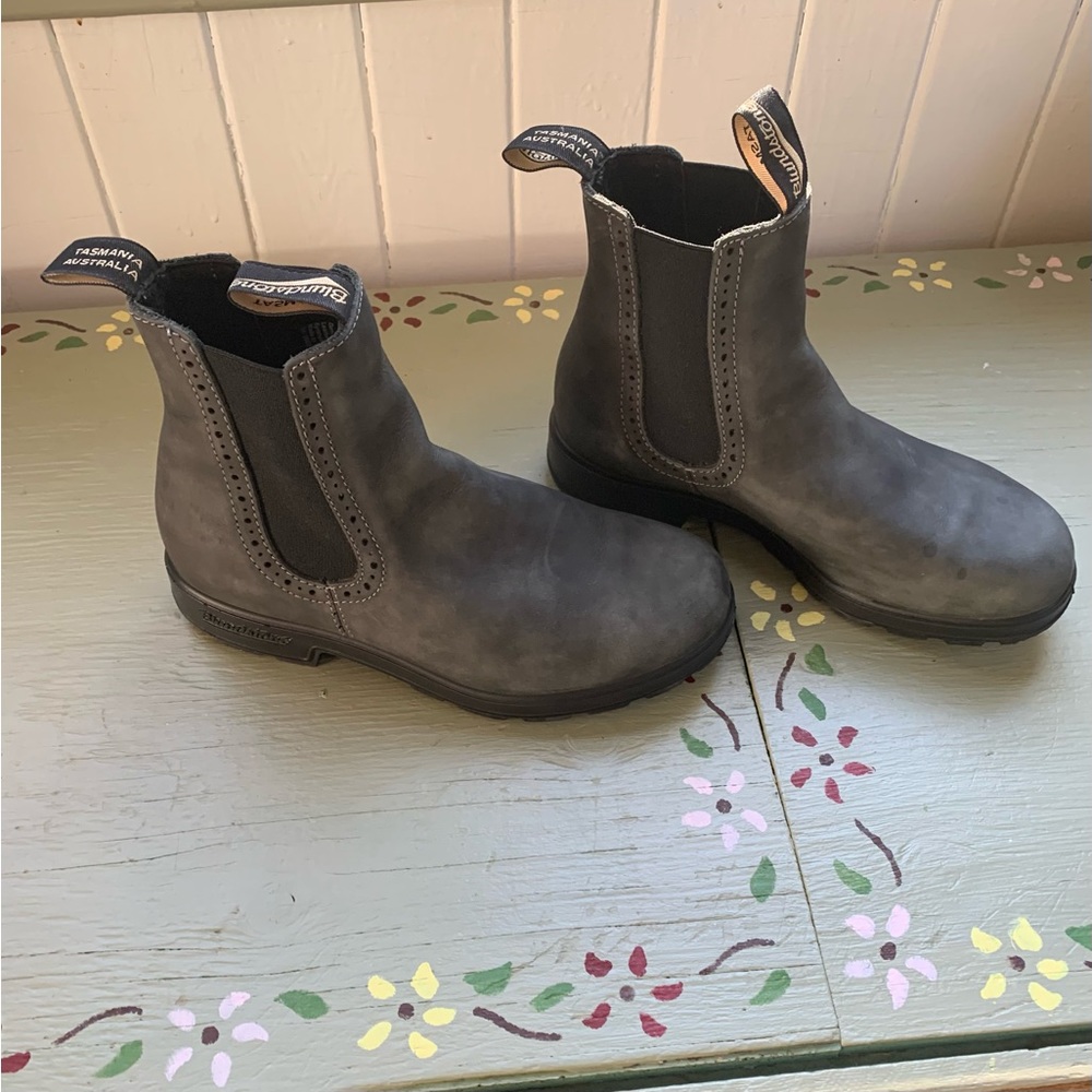 Rustic Black Blundstone Boots